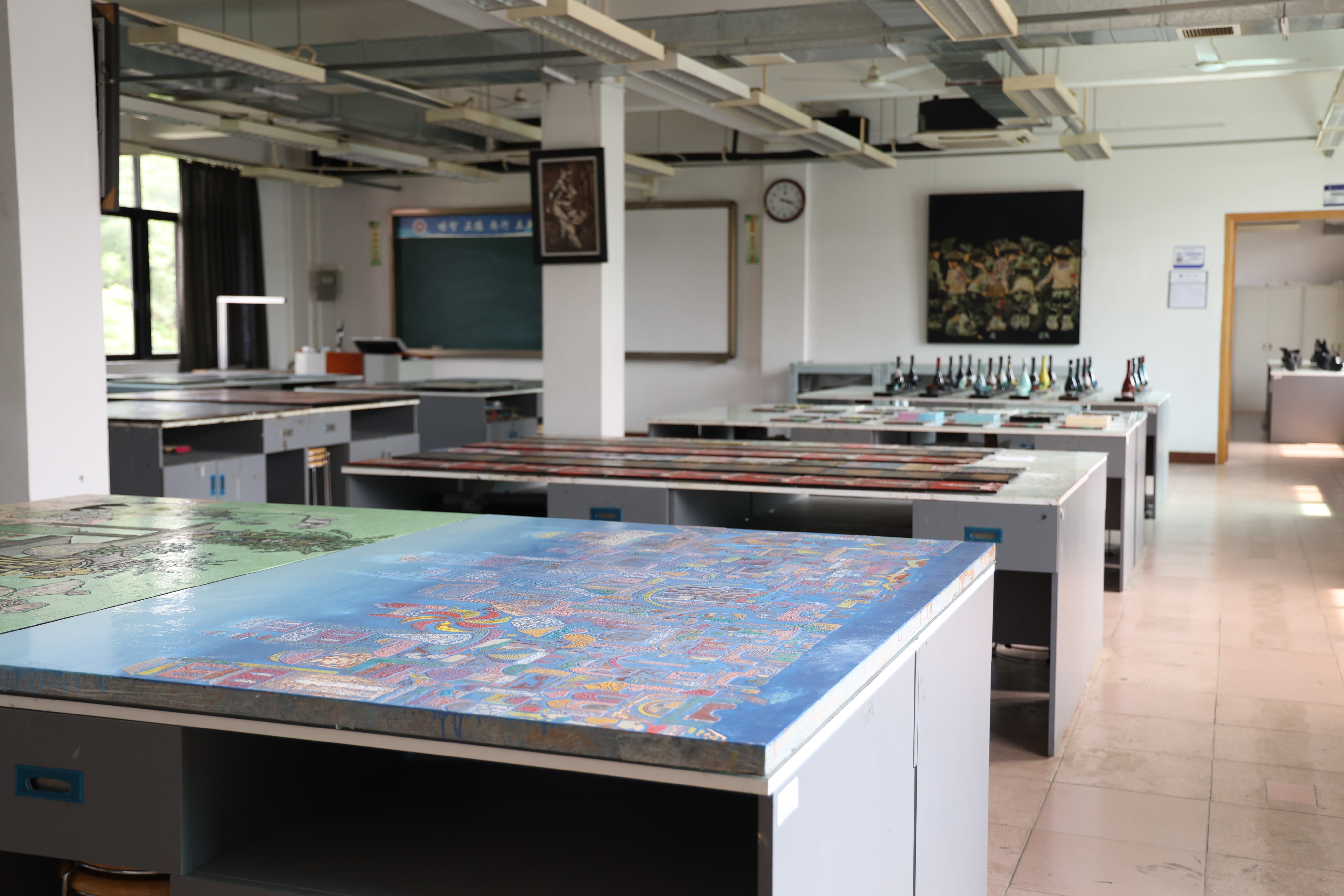 Figure 6 Lacquer painting creation classroom.jpg
