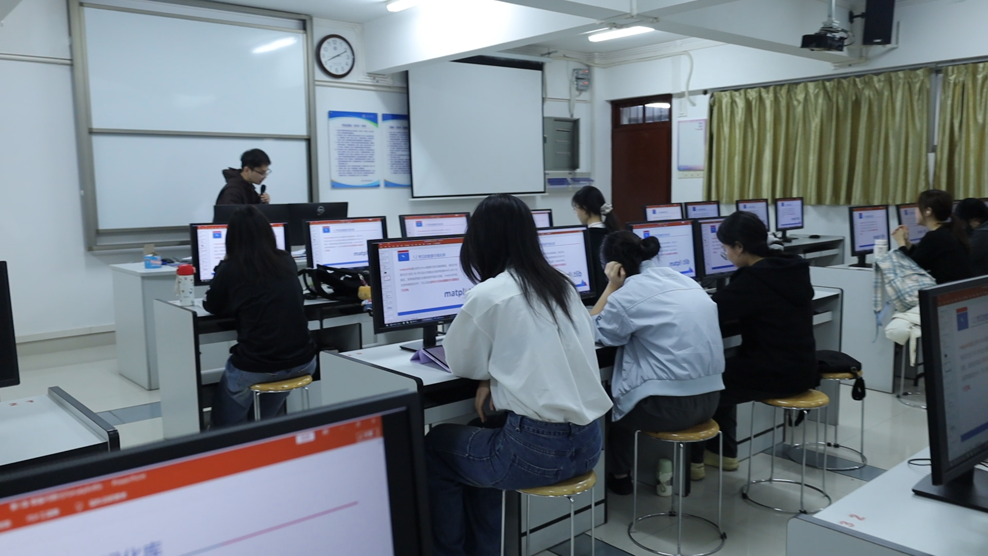 Fig1.Laboratory-based instruction.png Fig1.Laboratory-based instruction.png